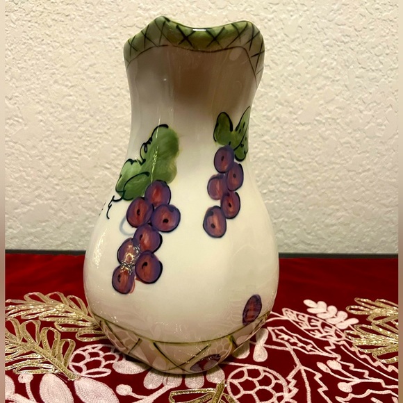 Julia Junkin  Studio Ceramic Mrs Pitcher. Made In The Philippines - Picture 4 of 9